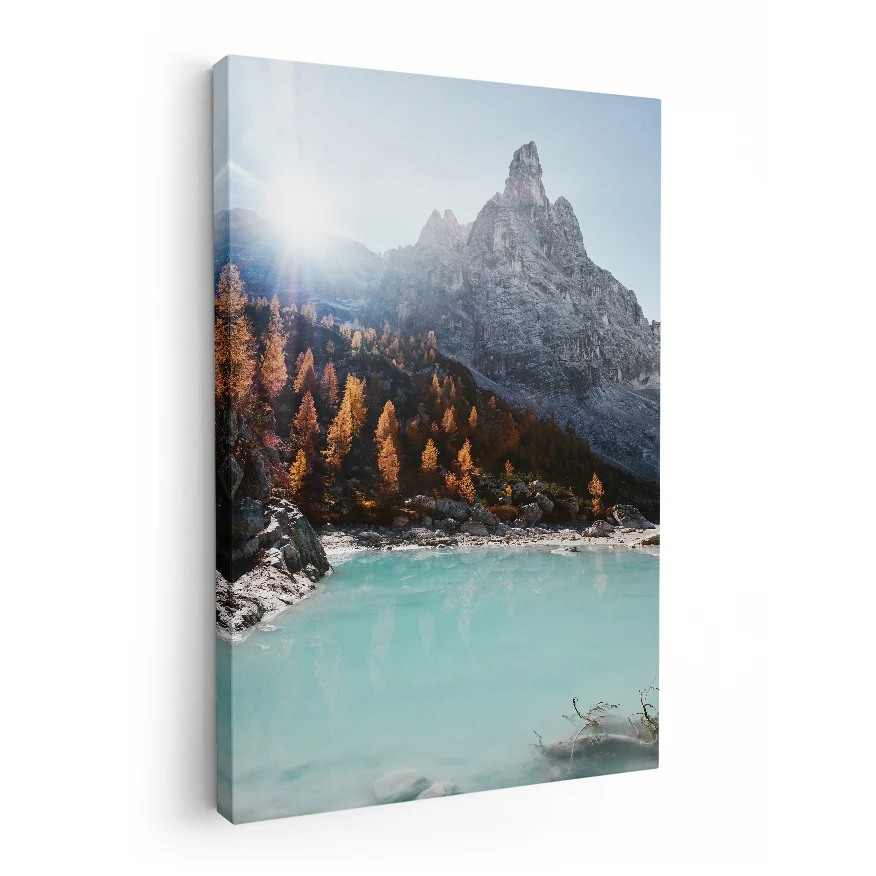 Destello del Sol en la Montañ Poster