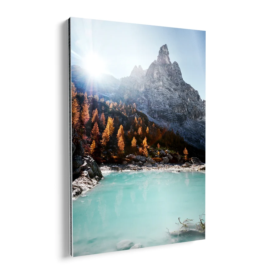 Destello del Sol en la Montañ Poster