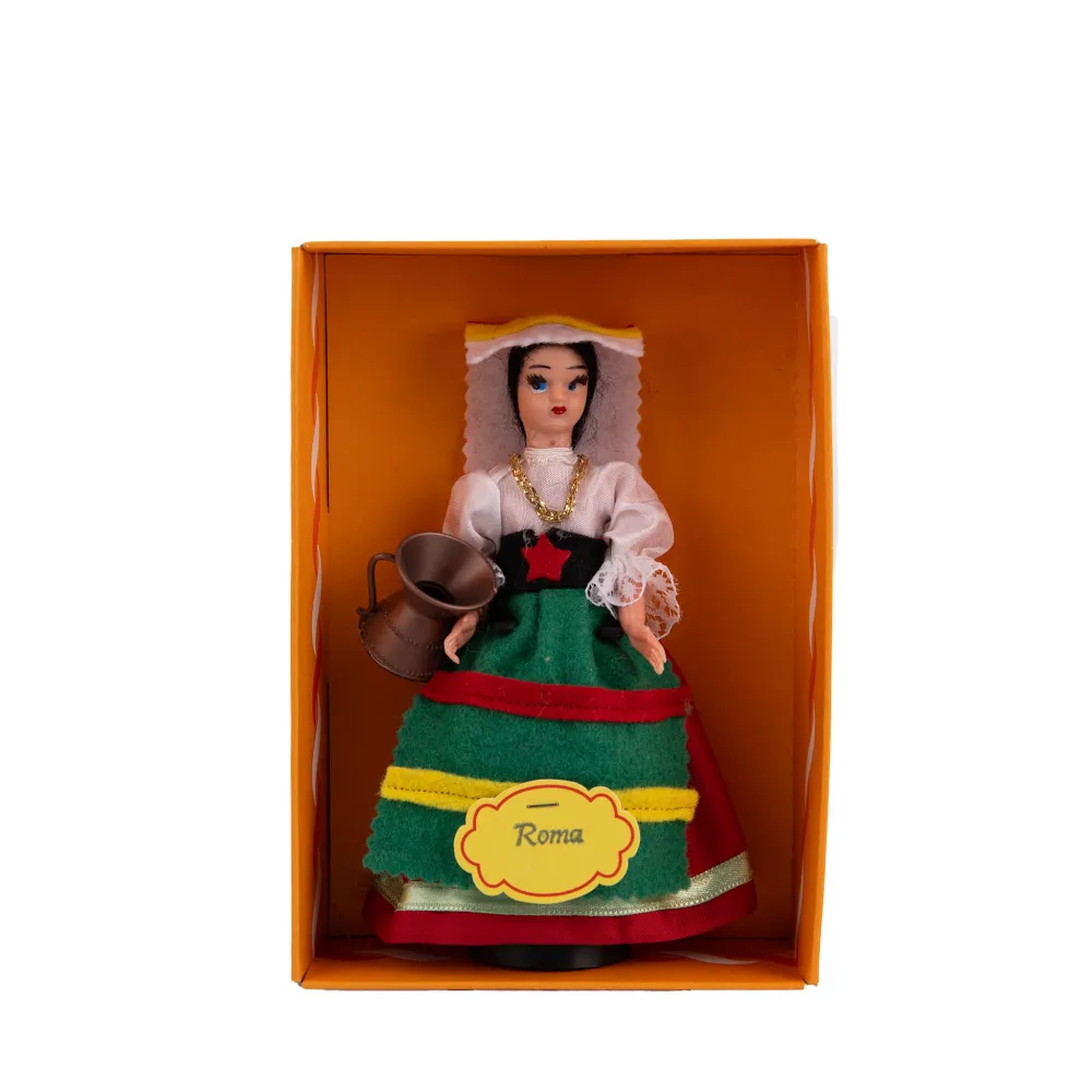 Muñeca vintage con traje tradicional italiano. Galleria Mariana
